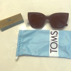 NWOT Toms Sydney sunglasses